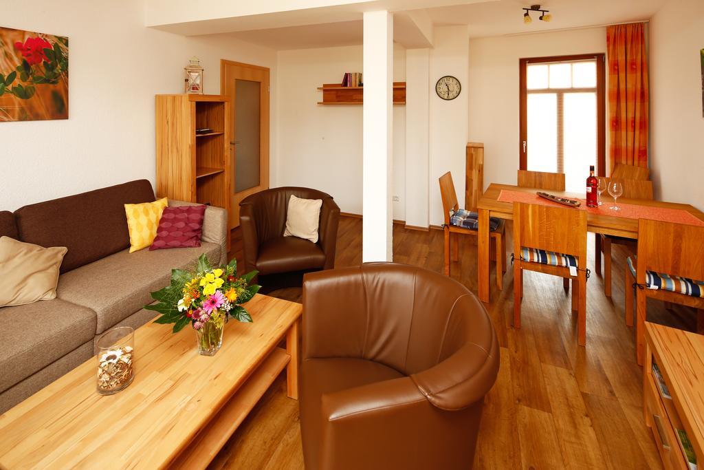 Ferienwohnung Morgensonne Am Kurpark Bad Berka - Parkplatz - Spielplatz - Wlan - 2 Schlafzimmer 객실 사진